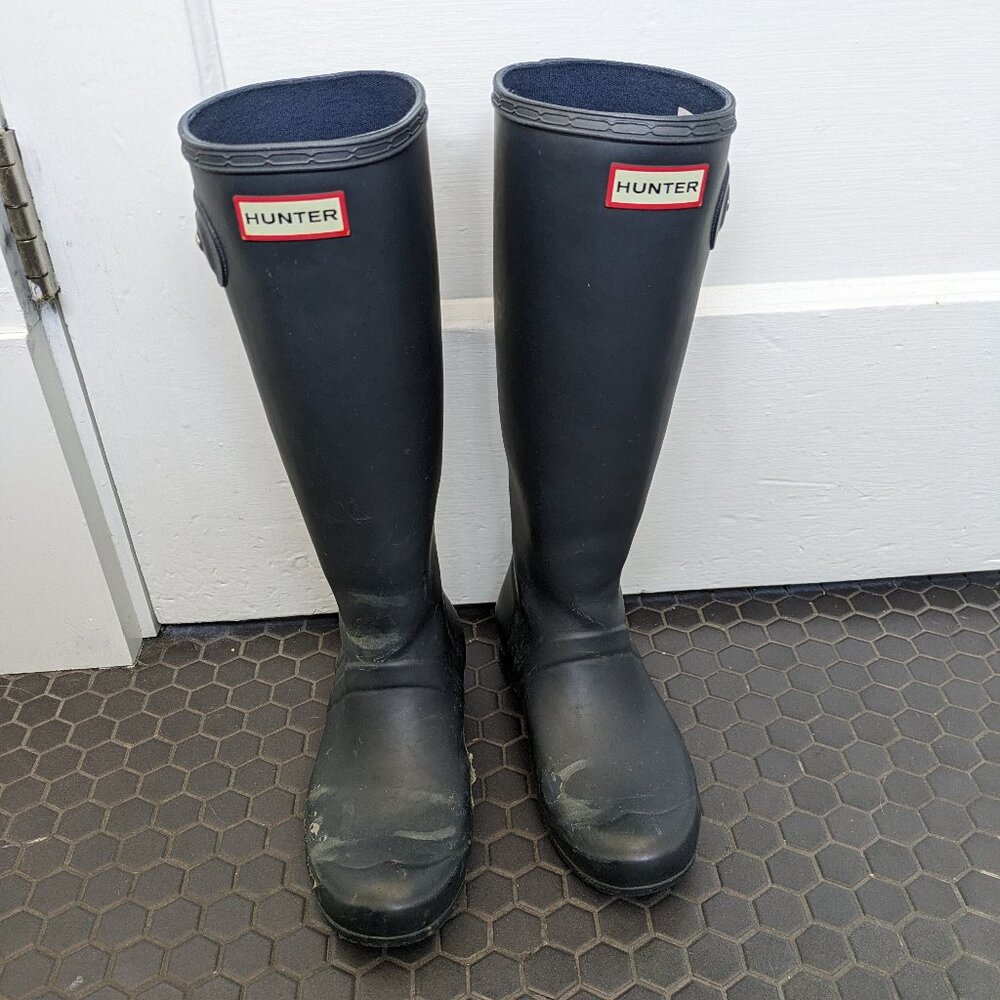 Hunter rain boots - women's